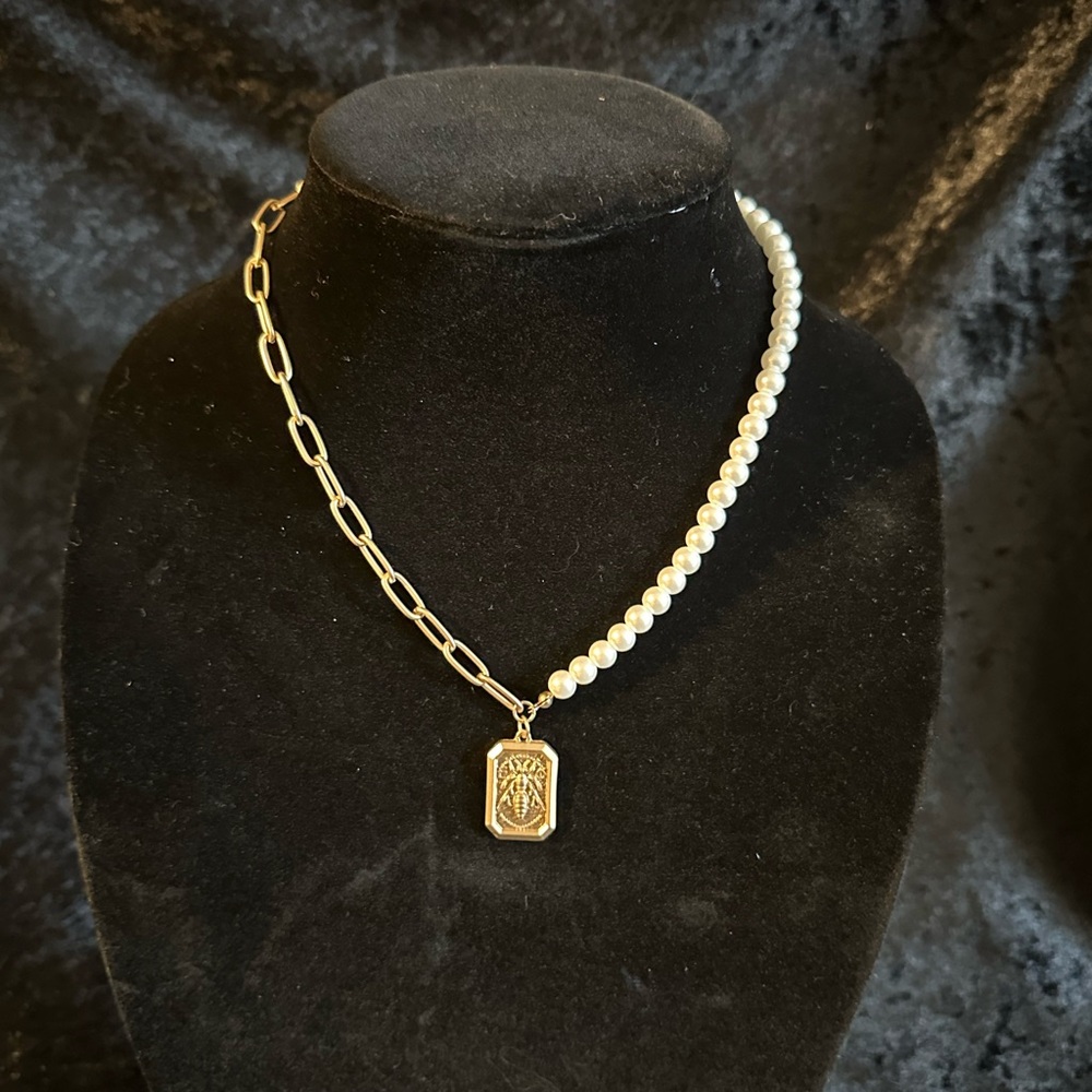 NWT Anne Marie Gold and Pearl Necklace with Pendant